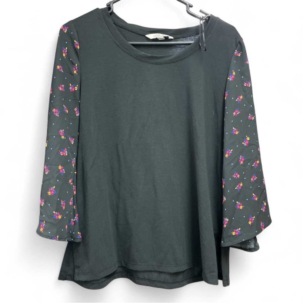 The Pioneer Woman black  Floral Bell Sleeve Top. Size SMALL